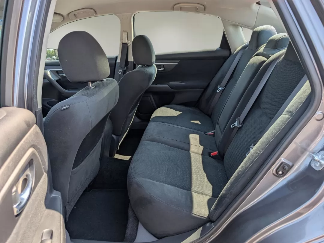 2015 /Charcoal Nissan Altima 2.5 SV (1N4AL3AP6FC) with an Other engine, located at 1430 Gateway Drive, Opelika, AL, 36801, (334) 239-0944, 32.637871, -85.409790 - 2015 Nissan Altima 2.5 SV - Photo#10