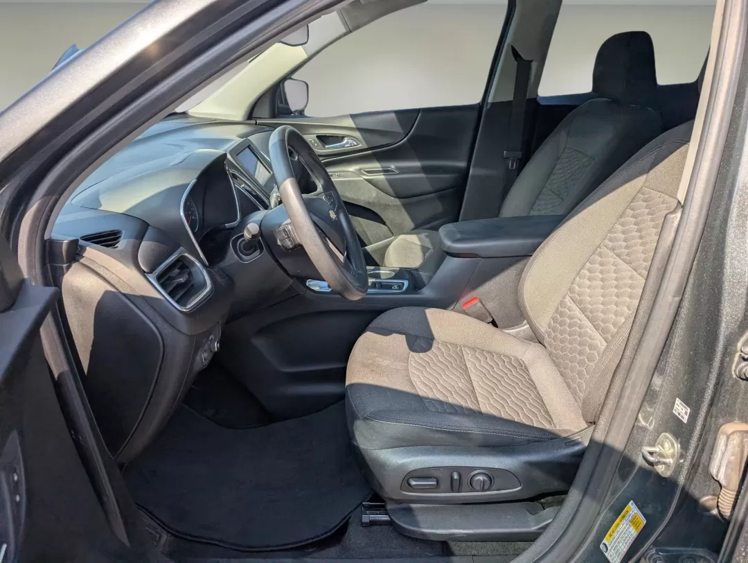 2020 /Jet Black Chevrolet Equinox LT (2GNAXKEV2L6) with an Other engine, located at 3959 U.S. 80 W, Phenix City, AL, 36870, (334) 297-4885, 32.469296, -85.135185 - **Explore New Horizons in the 2020 Chevrolet Equinox LT Perfect for Your Next Adventure!**<br /> <br /> Are you ready to elevate your daily commute or embark on weekend getaways? The 2020 Chevrolet Equinox LT is the ultimate SUV for those seeking comfort, versatility, and style. With its spacious i - Photo#10