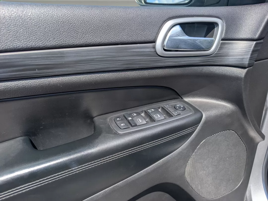 2019 /Black Jeep Grand Cherokee Laredo E (1C4RJEAG7KC) with an Other engine, located at 5115 14th Ave., Columbus, GA, 31904, (706) 323-0345, 32.511494, -84.971046 - **Adventure Awaits with the 2019 Jeep Grand Cherokee Laredo E Perfect for Your Active Lifestyle!**<br /> <br /> Are you searching for a reliable SUV that blends luxury with rugged capability? Look no further than this stunning 2019 Jeep Grand Cherokee Laredo E, available now at Gils Auto in Phenix - Photo#8