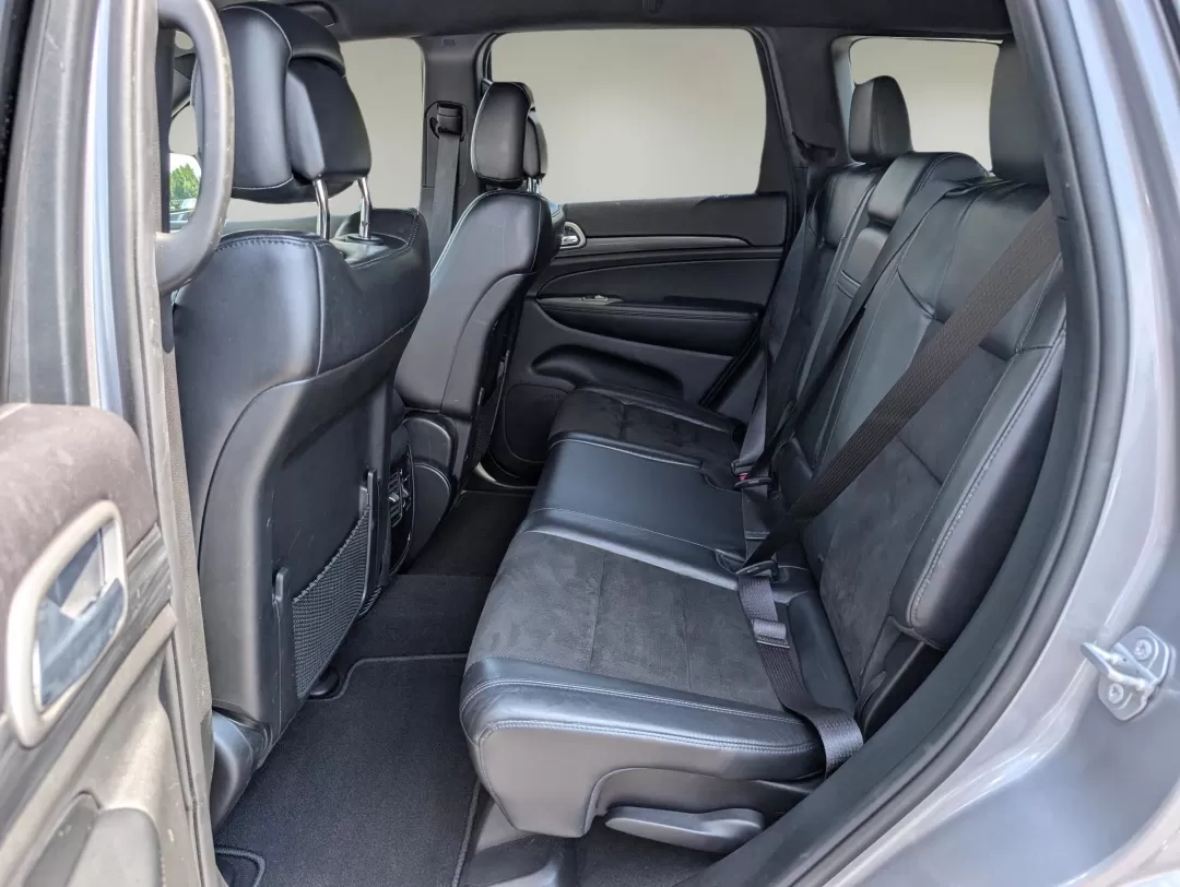 2019 /Black Jeep Grand Cherokee Laredo E (1C4RJEAG7KC) with an Other engine, located at 5115 14th Ave., Columbus, GA, 31904, (706) 323-0345, 32.511494, -84.971046 - **Adventure Awaits with the 2019 Jeep Grand Cherokee Laredo E Perfect for Your Active Lifestyle!**<br /> <br /> Are you searching for a reliable SUV that blends luxury with rugged capability? Look no further than this stunning 2019 Jeep Grand Cherokee Laredo E, available now at Gils Auto in Phenix - Photo#10