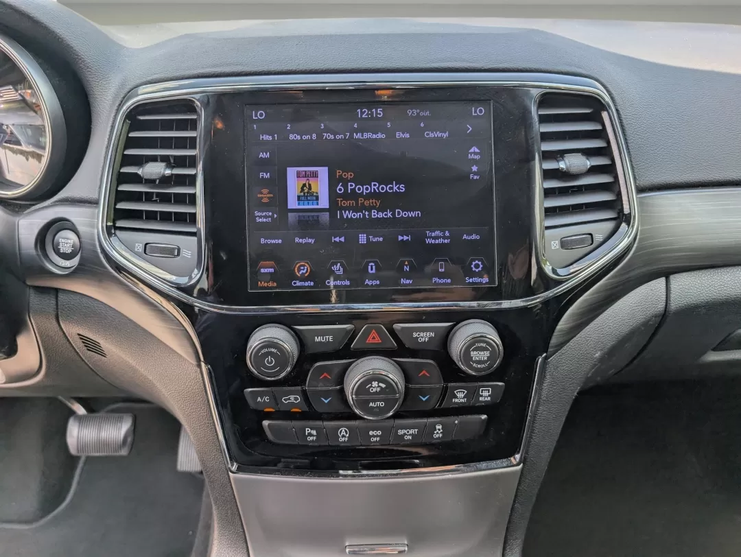 2019 /Black Jeep Grand Cherokee Laredo E (1C4RJEAG7KC) with an Other engine, located at 5115 14th Ave., Columbus, GA, 31904, (706) 323-0345, 32.511494, -84.971046 - **Adventure Awaits with the 2019 Jeep Grand Cherokee Laredo E Perfect for Your Active Lifestyle!**<br /> <br /> Are you searching for a reliable SUV that blends luxury with rugged capability? Look no further than this stunning 2019 Jeep Grand Cherokee Laredo E, available now at Gils Auto in Phenix - Photo#13
