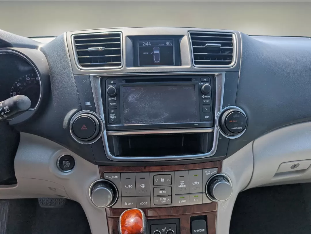 2013 Toyota Highlander Limited (5TDYK3EH3DS) with an Other engine, located at 5115 14th Ave., Columbus, GA, 31904, (706) 323-0345, 32.511494, -84.971046 - **Adventure Awaits with the 2013 Toyota Highlander Limited Perfect for Families and Road Trips!**<br /> <br /> Are you ready to elevate your family adventures or daily commutes with a vehicle that combines reliability, comfort, and style? Look no further than this stunning 2013 Toyota Highlander Li - Photo#14