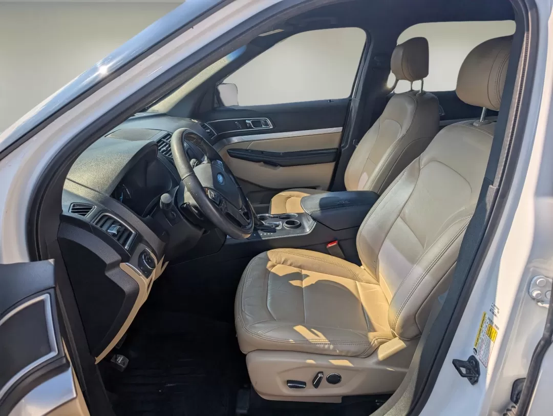 2016 Ford Explorer XLT (1FM5K7D87GG) with an Other engine, located at 7000 Northlake Connector, Columbus, GA, 31904, (706) 987-8085, 32.524975, -84.978134 - 2016 Ford Explorer XLT - Photo#9