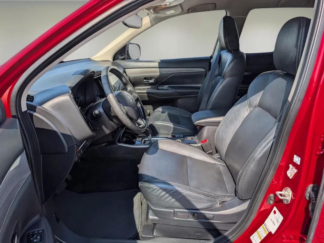 2020 Mitsubishi Outlander SEL (JA4AZ3A32LZ) with an Other engine, located at 1430 Gateway Drive, Opelika, AL, 36801, (334) 239-0944, 32.637871, -85.409790 - 2020 Mitsubishi Outlander SEL - Photo#9