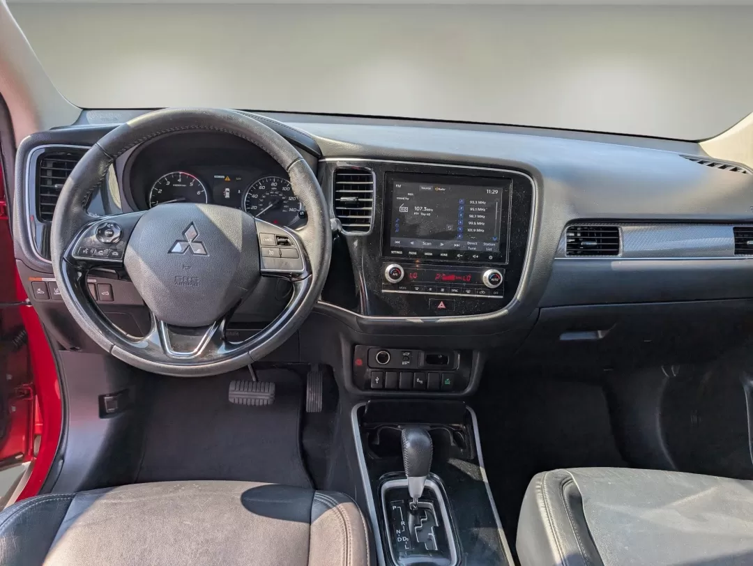 2020 Mitsubishi Outlander SEL (JA4AZ3A32LZ) with an Other engine, located at 1430 Gateway Drive, Opelika, AL, 36801, (334) 239-0944, 32.637871, -85.409790 - 2020 Mitsubishi Outlander SEL - Photo#12