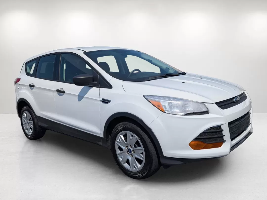 2013 Ford Escape S (1FMCU0F78DU) with an Other engine, located at 1430 Gateway Drive, Opelika, AL, 36801, (334) 239-0944, 32.637871, -85.409790 - 2013 Ford Escape S - Photo#2