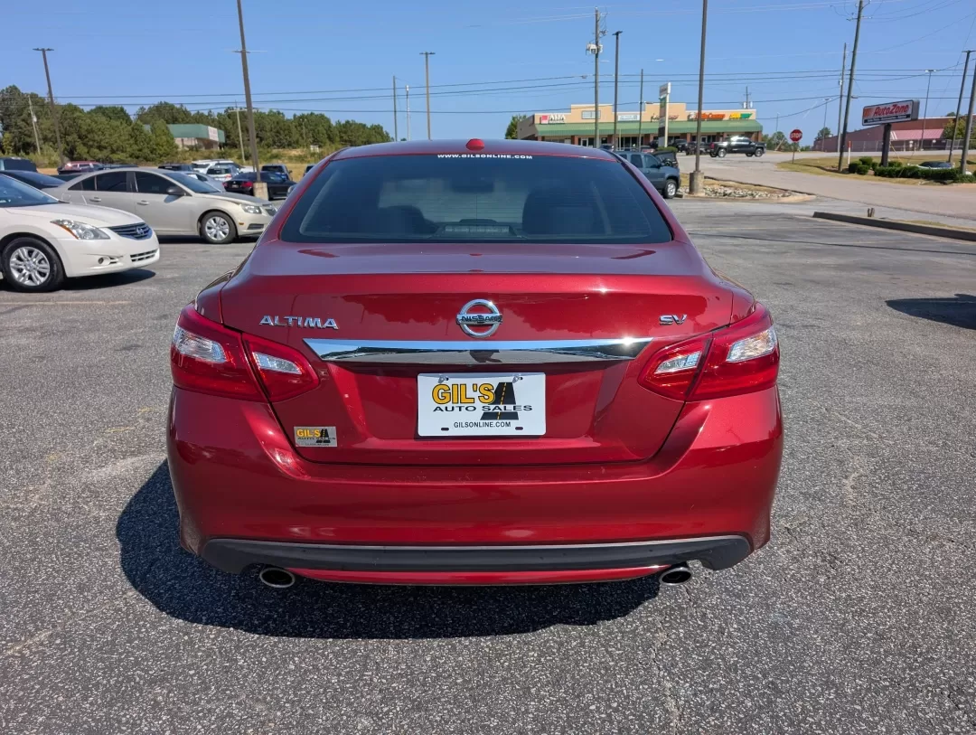 2017 /Charcoal Nissan Altima 2.5 SV (1N4AL3AP6HC) with an Other engine, located at 1430 Gateway Drive, Opelika, AL, 36801, (334) 239-0944, 32.637871, -85.409790 - Experience the perfect blend of style, comfort, and reliability with this 2017 Nissan Altima 2.5 SV, available now at Gils Auto in Phenix City, AL. Whether you're embarking on a long commute, running errands around town, or planning a weekend getaway, this sleek sedan is designed to elevate your eve - Photo#5