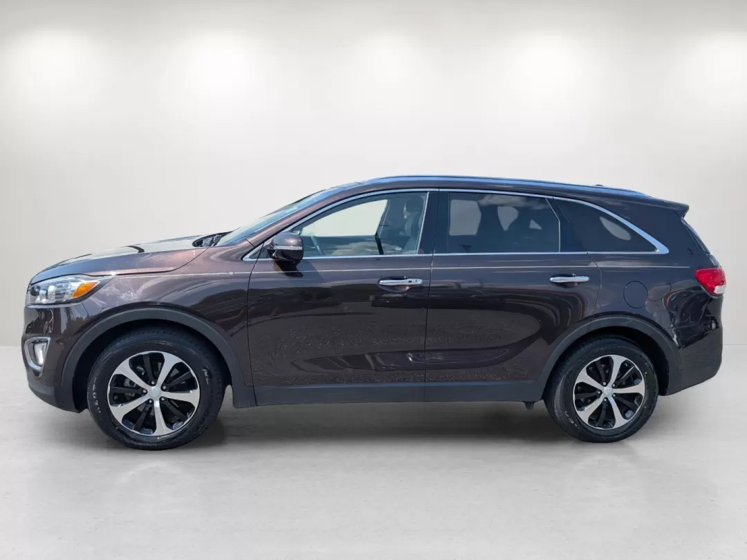 2016 /Stone Beige Kia Sorento EX (5XYPH4A10GG) with an Other engine, located at 521 Old Farm Lane Rd, Prattville, AL, 36066, (334) 325-1505, 32.482460, -86.416367 - Are you ready to elevate your family adventures or daily commutes? Look no further than this stunning 2016 Kia Sorento EX, available now at Gils Auto in Phenix City, AL! With ample space, modern technology, and robust safety features, this stylish SUV is perfect for growing families, weekend explore - Photo#7
