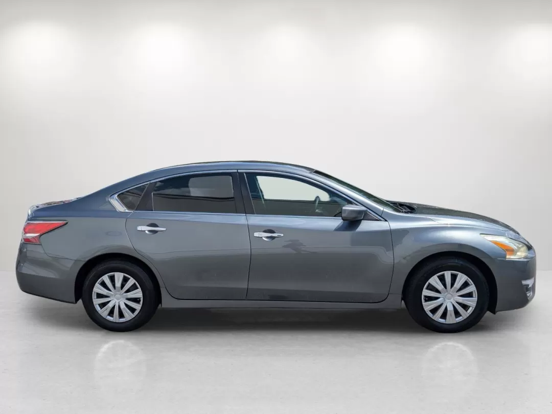 2014 /Charcoal Nissan Altima 2.5 S (1N4AL3AP9EN) with an Other engine, located at 3959 U.S. 80 W, Phenix City, AL, 36870, (334) 297-4885, 32.469296, -85.135185 - **Embrace the Journey with the 2014 Nissan Altima 2.5 S Perfect for Everyday Adventures!**<br /> <br /> Looking for a reliable vehicle that fits seamlessly into your busy lifestyle? The 2014 Nissan Altima 2.5 S is your ideal companion for daily commutes, weekend road trips, and everything in betwee - Photo#3