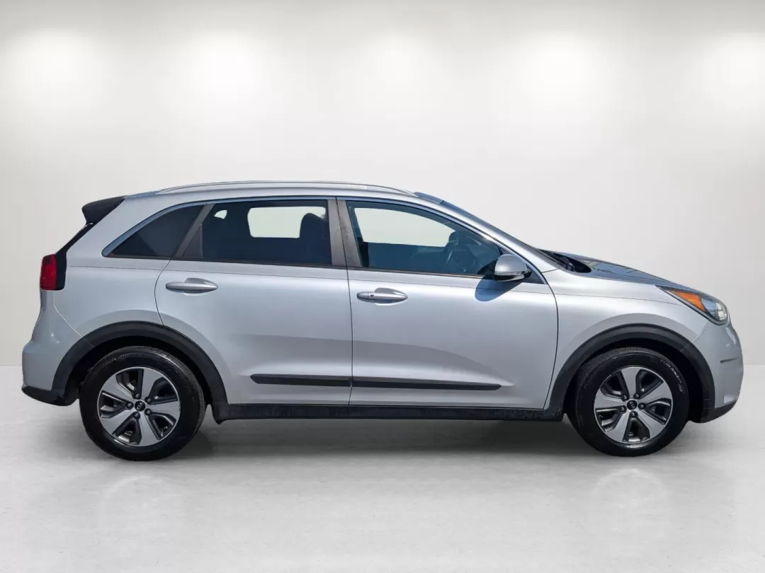 2018 /Charcoal Kia Niro EX (KNDCC3LC2J5) with an Other engine, located at 804 22nd Ave, Phenix City, AL, 36870, (334) 297-1860, 32.484749, -85.024475 - **Embrace Adventure and Efficiency with the 2018 Kia Niro EX at Gils Auto!**<br /> <br /> If you're searching for the perfect balance between efficiency and practicality, look no further than the 2018 Kia Niro EX, available now at Gils Auto in Phenix City, AL. This hybrid SUV is not just a vehicle; - Photo#3