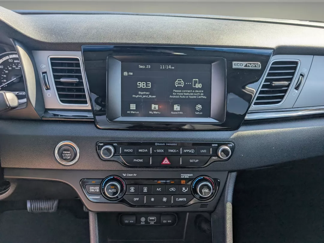 2018 /Charcoal Kia Niro EX (KNDCC3LC2J5) with an Other engine, located at 804 22nd Ave, Phenix City, AL, 36870, (334) 297-1860, 32.484749, -85.024475 - **Embrace Adventure and Efficiency with the 2018 Kia Niro EX at Gils Auto!**<br /> <br /> If you're searching for the perfect balance between efficiency and practicality, look no further than the 2018 Kia Niro EX, available now at Gils Auto in Phenix City, AL. This hybrid SUV is not just a vehicle; - Photo#12