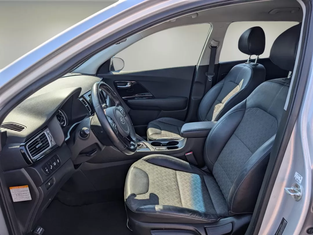 2018 /Charcoal Kia Niro EX (KNDCC3LC2J5) with an Other engine, located at 7000 Northlake Connector, Columbus, GA, 31904, (706) 987-8085, 32.524975, -84.978134 - **Embrace Adventure and Efficiency with the 2018 Kia Niro EX at Gils Auto!**<br /> <br /> If you're searching for the perfect balance between efficiency and practicality, look no further than the 2018 Kia Niro EX, available now at Gils Auto in Phenix City, AL. This hybrid SUV is not just a vehicle; - Photo#9