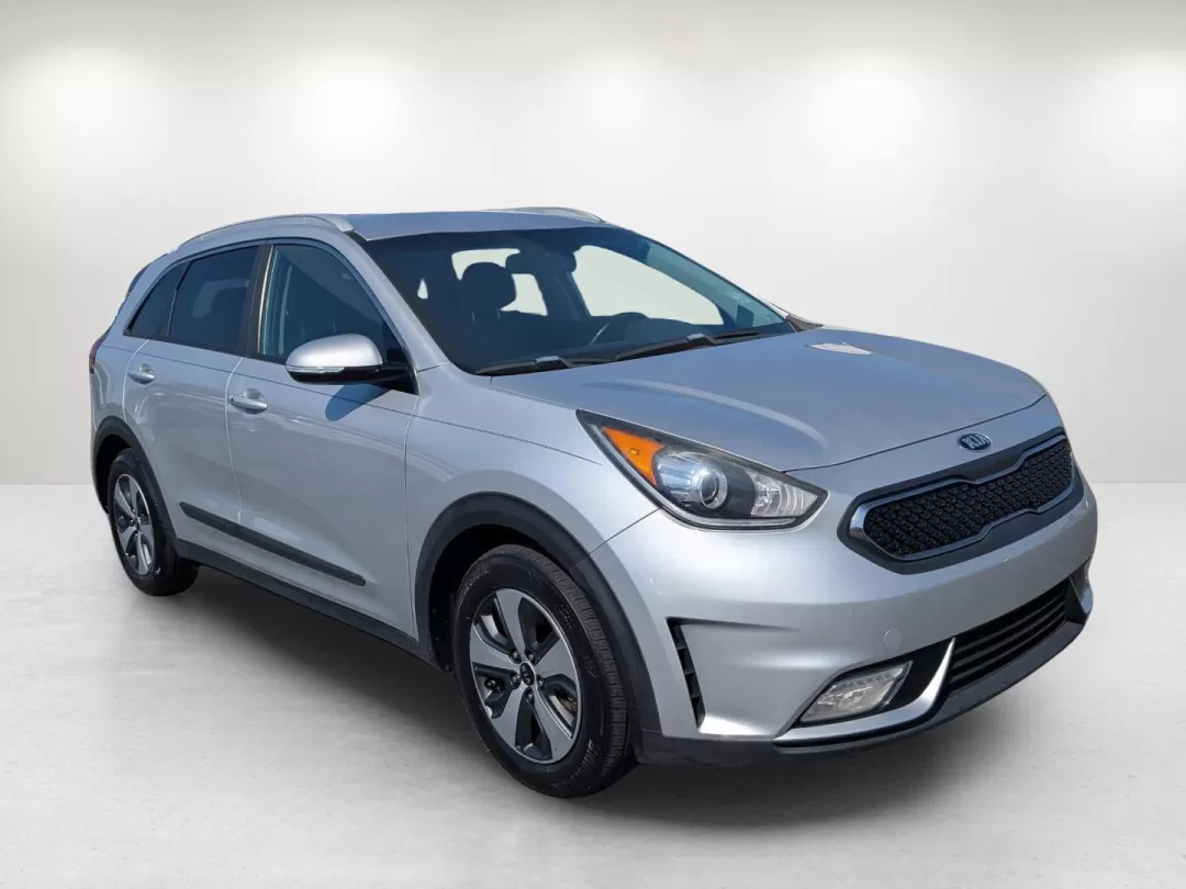 2018 /Charcoal Kia Niro EX (KNDCC3LC2J5) with an Other engine, located at 3959 U.S. 80 W, Phenix City, AL, 36870, (334) 297-4885, 32.469296, -85.135185 - **Embrace Adventure and Efficiency with the 2018 Kia Niro EX at Gils Auto!**<br /> <br /> If you're searching for the perfect balance between efficiency and practicality, look no further than the 2018 Kia Niro EX, available now at Gils Auto in Phenix City, AL. This hybrid SUV is not just a vehicle; - Photo#3