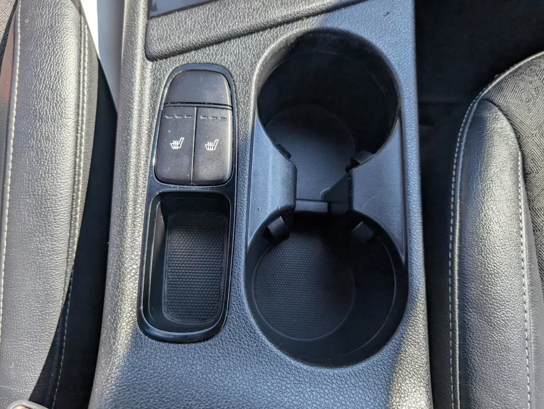 2018 /Charcoal Kia Niro EX (KNDCC3LC2J5) with an Other engine, located at 3959 U.S. 80 W, Phenix City, AL, 36870, (334) 297-4885, 32.469296, -85.135185 - **Embrace Adventure and Efficiency with the 2018 Kia Niro EX at Gils Auto!**<br /> <br /> If you're searching for the perfect balance between efficiency and practicality, look no further than the 2018 Kia Niro EX, available now at Gils Auto in Phenix City, AL. This hybrid SUV is not just a vehicle; - Photo#14