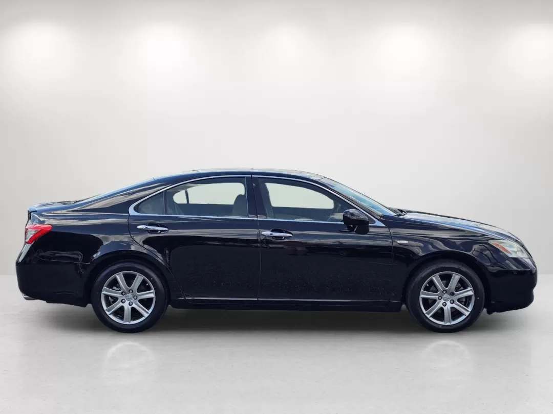2008 Lexus ES 350 (JTHBJ46GX82) with an Other engine, located at 3959 U.S. 80 W, Phenix City, AL, 36870, (334) 297-4885, 32.469296, -85.135185 - **Discover Luxurious Comfort and Reliability with the 2008 Lexus ES 350 at Gils Auto!**<br /> <br /> Are you searching for the perfect vehicle that combines luxury, reliability, and affordability? Look no further than the 2008 Lexus ES 350 available at Gils Auto in Phenix City, AL! This elegant seda - Photo#4