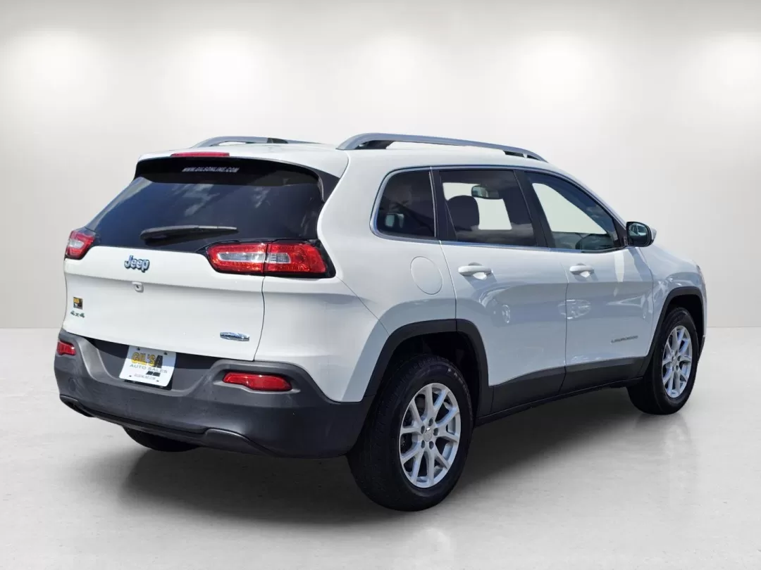 2016 /Black Jeep Cherokee Latitude (1C4PJMCB6GW) with an Other engine, located at 5115 14th Ave., Columbus, GA, 31904, (706) 323-0345, 32.511494, -84.971046 - 2016 Jeep Cherokee Latitude - Photo#4