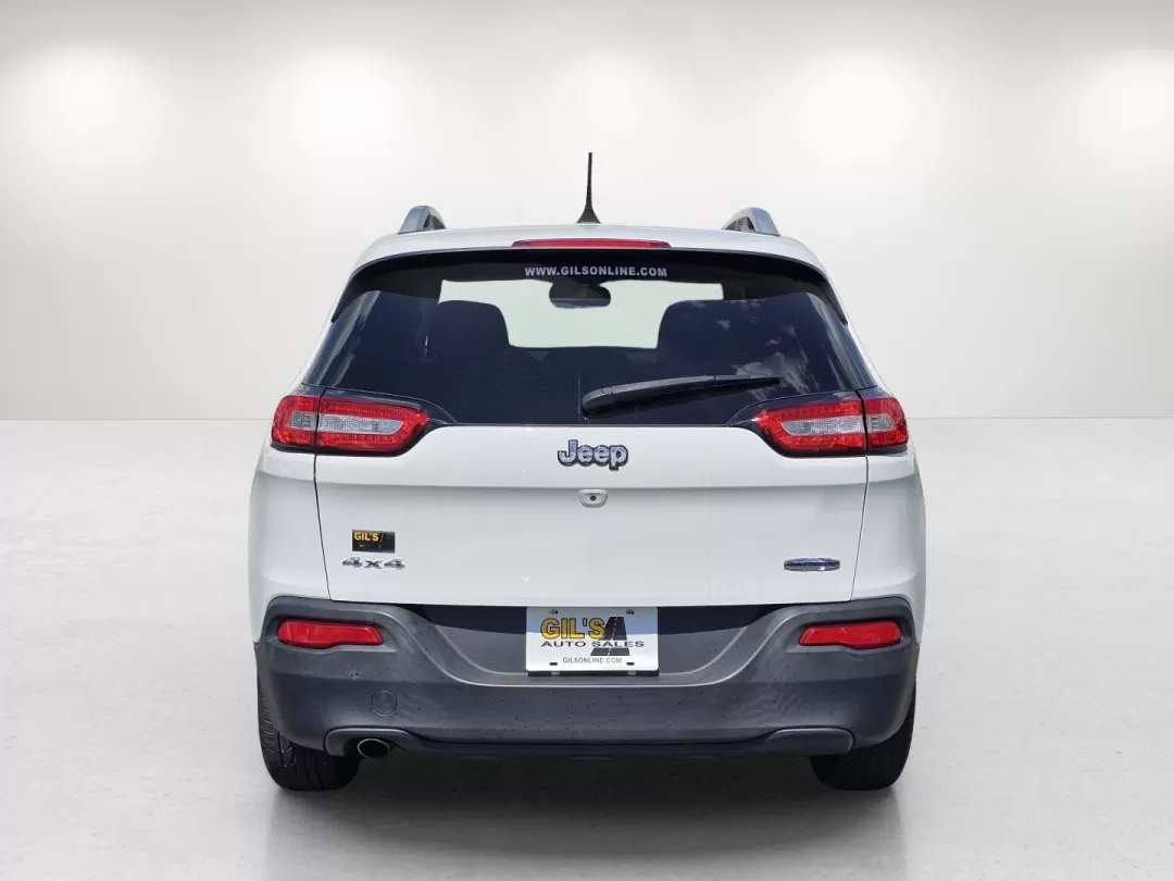 2016 /Black Jeep Cherokee Latitude (1C4PJMCB6GW) with an Other engine, located at 5115 14th Ave., Columbus, GA, 31904, (706) 323-0345, 32.511494, -84.971046 - 2016 Jeep Cherokee Latitude - Photo#5