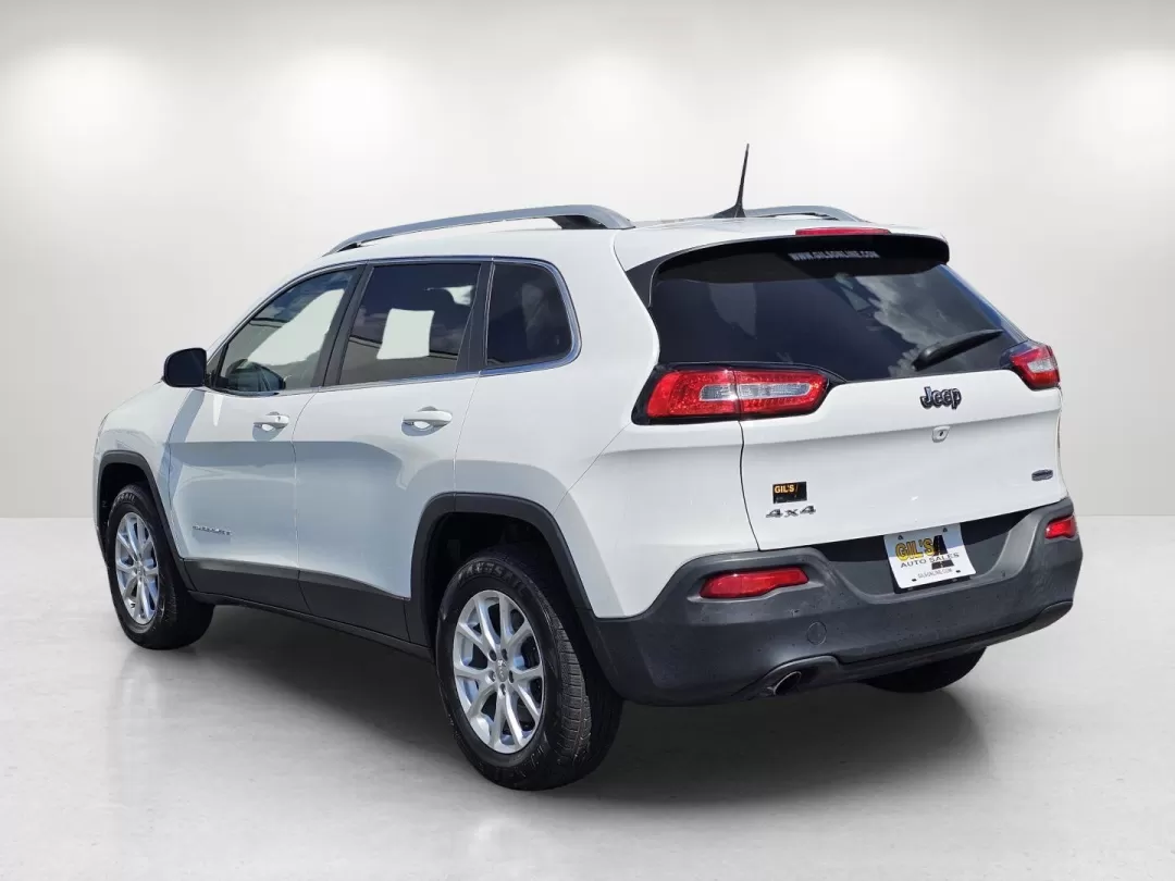 2016 /Black Jeep Cherokee Latitude (1C4PJMCB6GW) with an Other engine, located at 5115 14th Ave., Columbus, GA, 31904, (706) 323-0345, 32.511494, -84.971046 - 2016 Jeep Cherokee Latitude - Photo#6