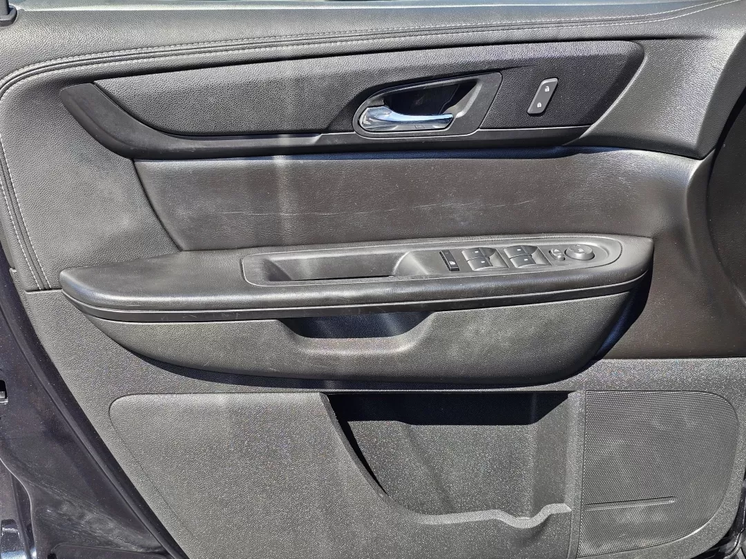 2015 /Ebony GMC Acadia SLE (1GKKVPKD4FJ) with an Other engine, located at 3959 U.S. 80 W, Phenix City, AL, 36870, (334) 297-4885, 32.469296, -85.135185 - **Discover Adventure with the 2015 GMC Acadia at Gils Auto - Your Family's Next SUV!**<br /> <br /> Are you in search of the perfect vehicle for family road trips or weekend adventures? Look no further! The 2015 GMC Acadia, available at Gils Auto in Phenix City, AL, offers a spacious, comfortable ri - Photo#9