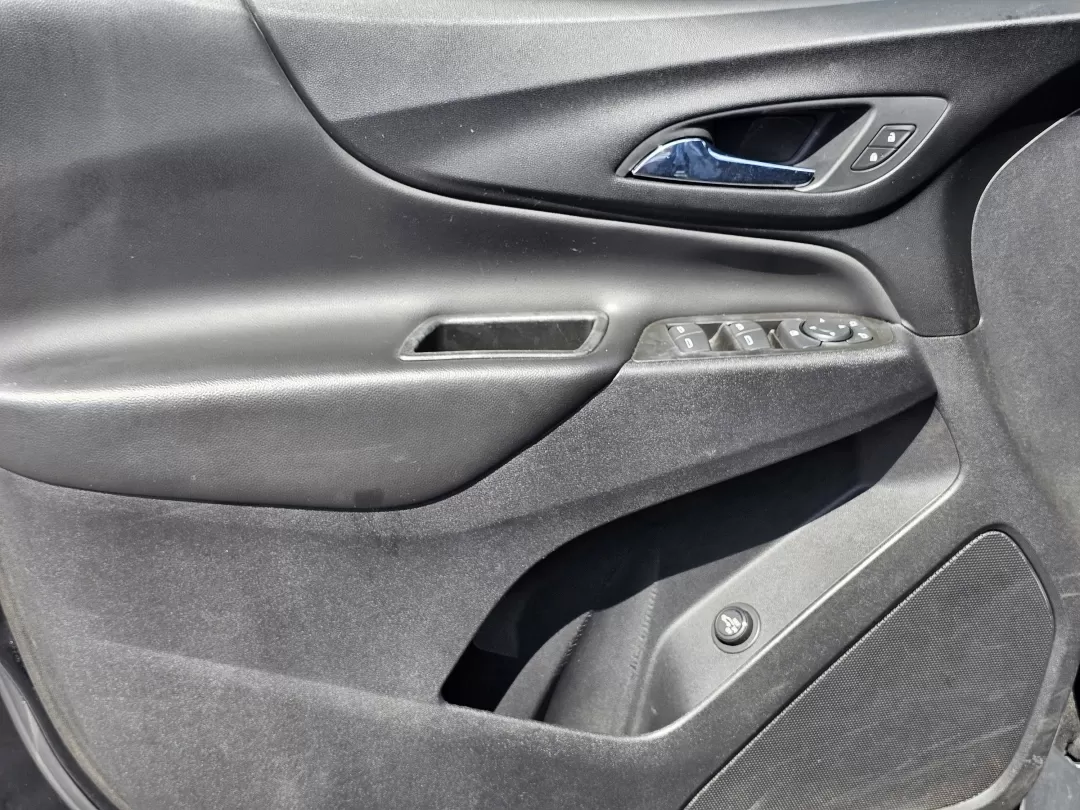 2020 /Jet Black Chevrolet Equinox LT (3GNAXJEV9LL) with an Other engine, located at 3959 U.S. 80 W, Phenix City, AL, 36870, (334) 297-4885, 32.469296, -85.135185 - **Explore New Adventures with the 2020 Chevrolet Equinox LT: Perfect for Phenix City Families!**<br /> <br /> If you're looking for a versatile SUV that can handle everything from school drop-offs to weekend getaways, look no further than the 2020 Chevrolet Equinox LT available at Gils Auto in Pheni - Photo#9