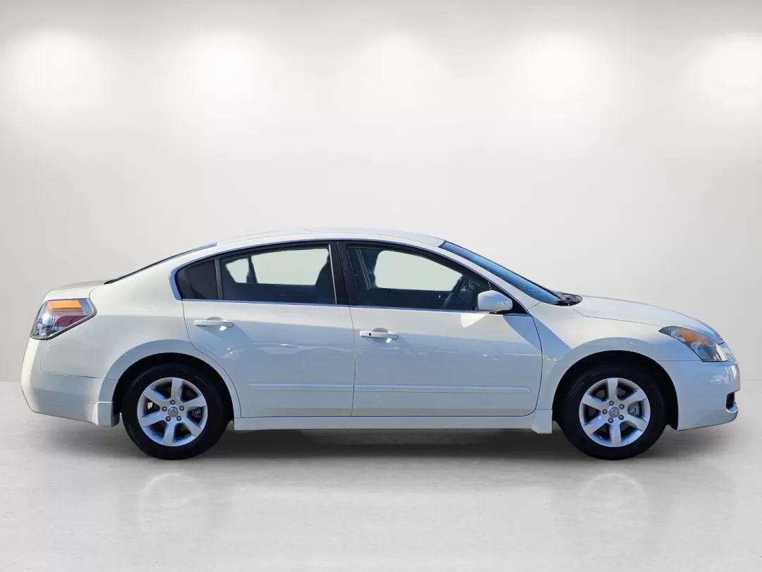2008 Nissan Altima 2.5 S (1N4AL21E18N) with an Other engine, located at 521 Old Farm Lane Rd, Prattville, AL, 36066, (334) 325-1505, 32.482460, -86.416367 - Introducing the 2008 Nissan Altima the ideal sedan for budget-conscious buyers looking for reliability and comfort without breaking the bank. Perfect for daily commutes or weekend getaways, this vehicle brings together practicality, style, and efficiency. At Gils Auto in Phenix City, AL, we special - Photo#3