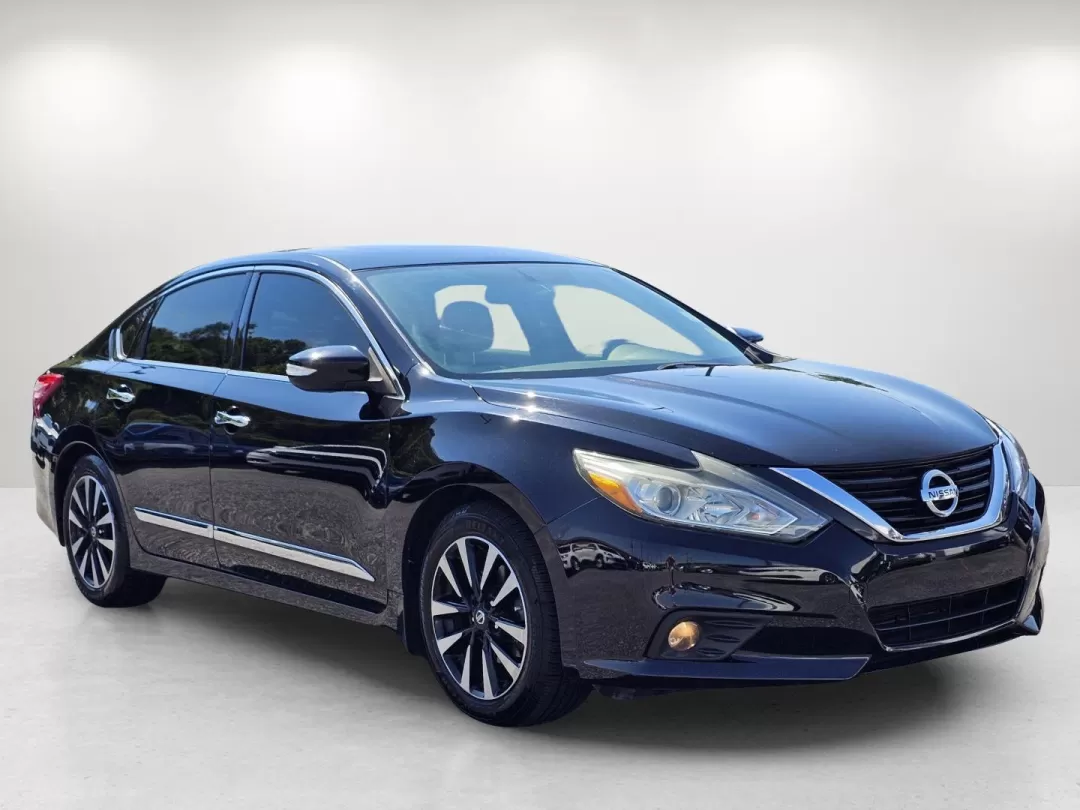 2017 /Charcoal Nissan Altima 2.5 SL (1N4AL3AP0HC) with an Other engine, located at 1430 Gateway Drive, Opelika, AL, 36801, (334) 239-0944, 32.637871, -85.409790 - 2017 Nissan Altima 2.5 SL - Photo#2