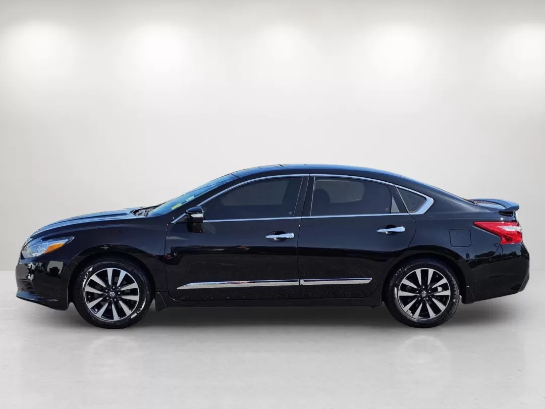 2017 /Charcoal Nissan Altima 2.5 SL (1N4AL3AP0HC) with an Other engine, located at 1430 Gateway Drive, Opelika, AL, 36801, (334) 239-0944, 32.637871, -85.409790 - 2017 Nissan Altima 2.5 SL - Photo#7