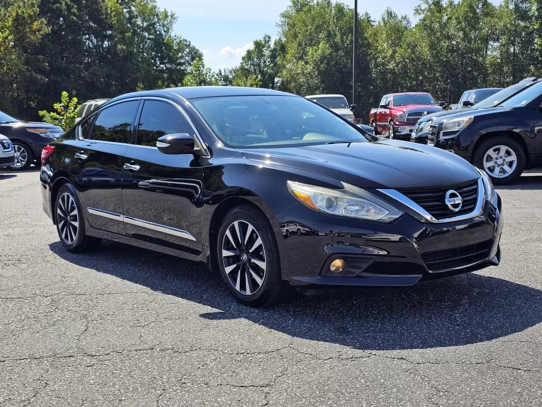 2017 /Charcoal Nissan Altima 2.5 SL (1N4AL3AP0HC) with an Other engine, located at 3959 U.S. 80 W, Phenix City, AL, 36870, (334) 297-4885, 32.469296, -85.135185 - 2017 Nissan Altima 2.5 SL - Photo#2