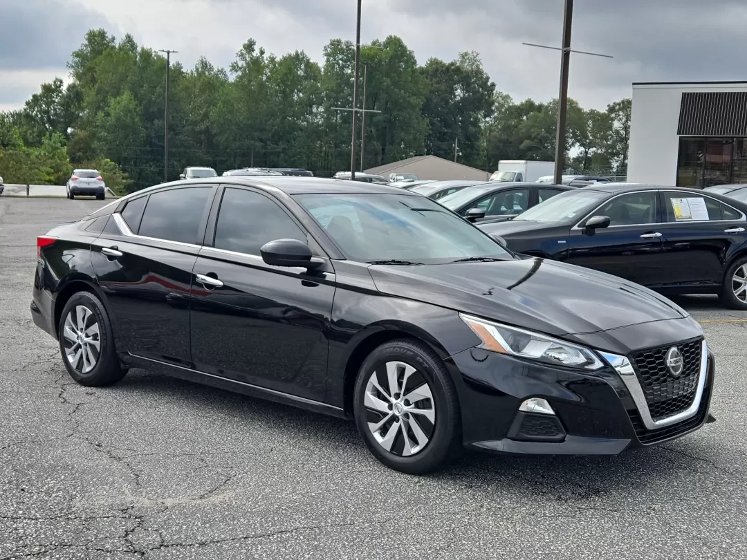 2020 /Charcoal Nissan Altima 2.5 S (1N4BL4BV2LC) with an Other engine, located at 3959 U.S. 80 W, Phenix City, AL, 36870, (334) 297-4885, 32.469296, -85.135185 - Discover the perfect blend of style, comfort, and reliability with the 2020 Nissan Altima 2.5 S, an ideal sedan for both daily commuters and growing families. This vehicle not only elevates your driving experience but also enhances your lifestyle with its impressive features and fuel efficiency. At - Photo#3