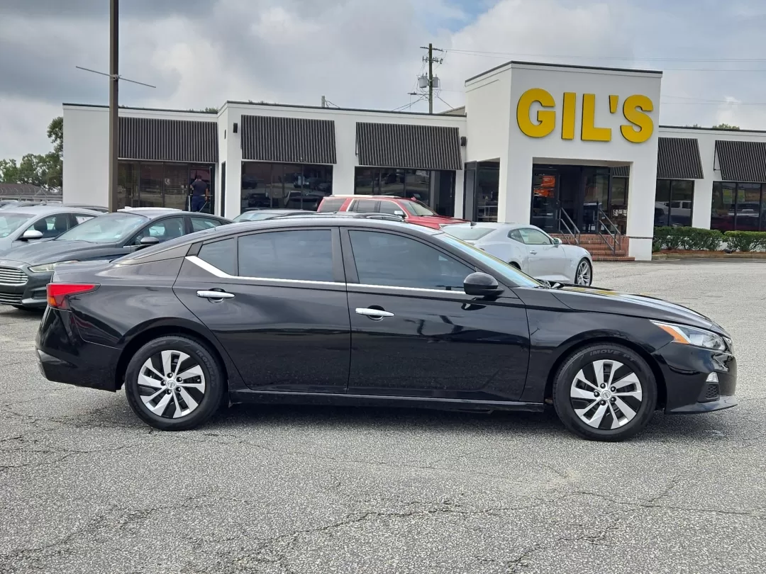 2020 /Charcoal Nissan Altima 2.5 S (1N4BL4BV2LC) with an Other engine, located at 3959 U.S. 80 W, Phenix City, AL, 36870, (334) 297-4885, 32.469296, -85.135185 - Discover the perfect blend of style, comfort, and reliability with the 2020 Nissan Altima 2.5 S, an ideal sedan for both daily commuters and growing families. This vehicle not only elevates your driving experience but also enhances your lifestyle with its impressive features and fuel efficiency. At - Photo#4