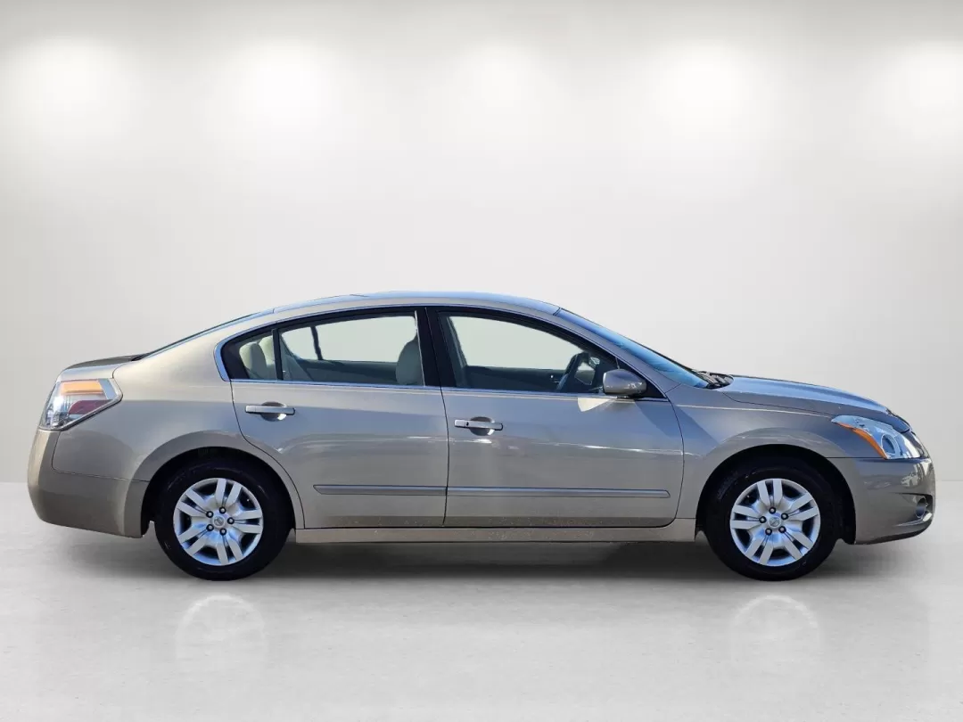 2011 /Blonde Nissan Altima 2.5 S (1N4AL2AP9BN) with an Other engine, located at 1430 Gateway Drive, Opelika, AL, 36801, (334) 239-0944, 32.637871, -85.409790 - 2011 Nissan Altima 2.5 S - Photo#3
