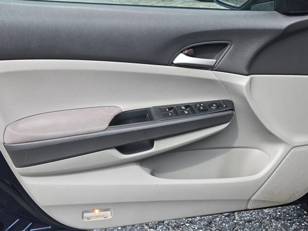 2009 Honda Accord Sdn LX-P (1HGCP264X9A) with an Other engine, located at 3959 U.S. 80 W, Phenix City, AL, 36870, (334) 297-4885, 32.469296, -85.135185 - Are you in the market for a reliable sedan that perfectly balances comfort, style, and functionality? Look no further than the 2009 Honda Accord LX-P, available now at Gils Auto in Phenix City, AL! This versatile vehicle is ideal for daily commuters, growing families, or anyone who enjoys weekend ad - Photo#9