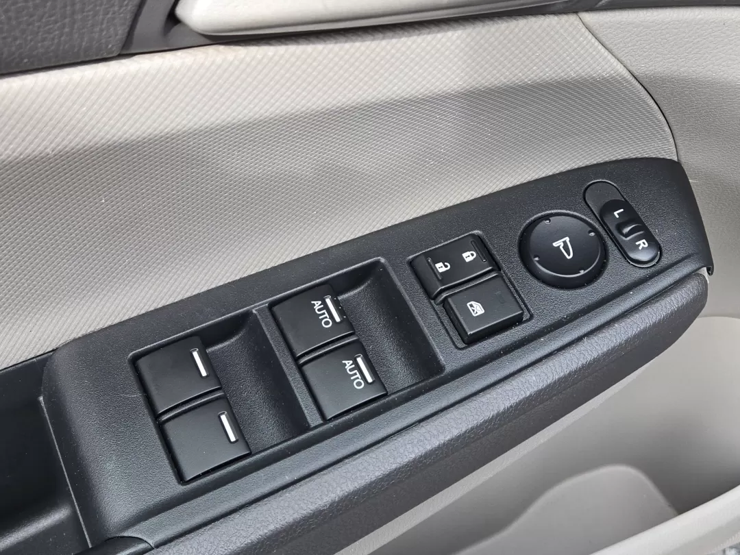 2009 Honda Accord LX-P photo 11