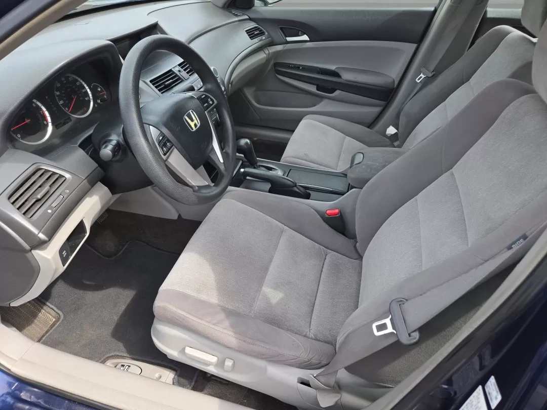2009 Honda Accord LX-P photo 12