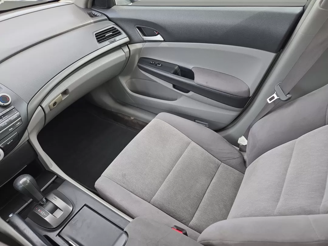 2009 Honda Accord LX-P photo 15