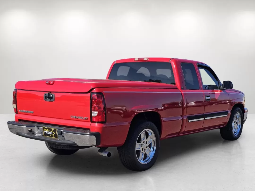 2006 /Dark Charcoal Chevrolet Silverado 1500 LT1 (1GCEC19V66Z) with an Other engine, located at 521 Old Farm Lane Rd, Prattville, AL, 36066, (334) 325-1505, 32.482460, -86.416367 - **Unleash Your Adventurous Spirit with the 2006 Chevrolet Silverado 1500 LT1!** <br /> <br /> Are you looking for a rugged and reliable pickup that's perfect for both work and play? Look no further than this stunning **2006 Chevrolet Silverado 1500 LT1**, available now at Gils Auto in Prattville, AL - Photo#5