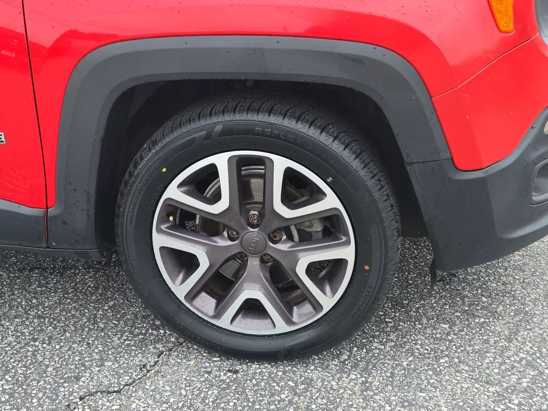 2015 /Black Jeep Renegade Latitude (ZACCJABT9FP) with an Other engine, located at 3959 U.S. 80 W, Phenix City, AL, 36870, (334) 297-4885, 32.469296, -85.135185 - Elevate your daily commute or weekend getaways with the versatile 2015 Jeep Renegade Latitude, now available at Gils Auto in Phenix City, AL. This sporty crossover is designed to seamlessly integrate into your active lifestyle, whether you're navigating city streets or exploring scenic backroads. Wi - Photo#2