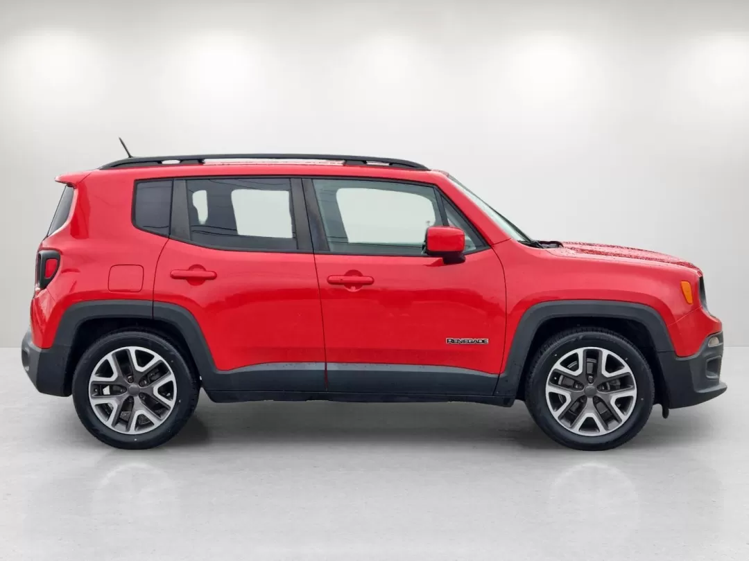 2015 /Black Jeep Renegade Latitude (ZACCJABT9FP) with an Other engine, located at 521 Old Farm Lane Rd, Prattville, AL, 36066, (334) 325-1505, 32.482460, -86.416367 - Elevate your daily commute or weekend getaways with the versatile 2015 Jeep Renegade Latitude, now available at Gils Auto in Phenix City, AL. This sporty crossover is designed to seamlessly integrate into your active lifestyle, whether you're navigating city streets or exploring scenic backroads. Wi - Photo#4