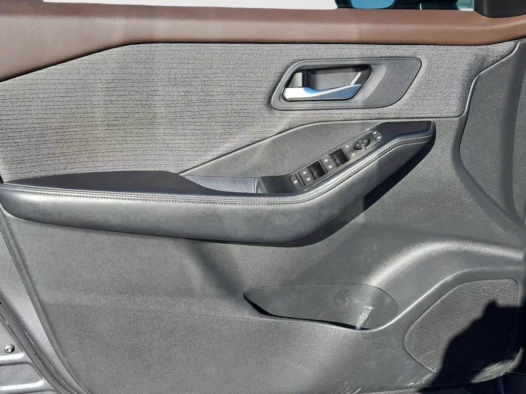 2022 /Charcoal Nissan Rogue SV (5N1BT3BB5NC) with an Other engine, located at 5115 14th Ave., Columbus, GA, 31904, (706) 323-0345, 32.511494, -84.971046 - Are you ready to elevate your daily commute or embark on unforgettable weekend adventures? This 2022 Nissan Rogue SV is the perfect blend of comfort, style, and functionality, ready to take you wherever life leads you. With a spacious interior and advanced safety features, it's ideal for growing fam - Photo#9