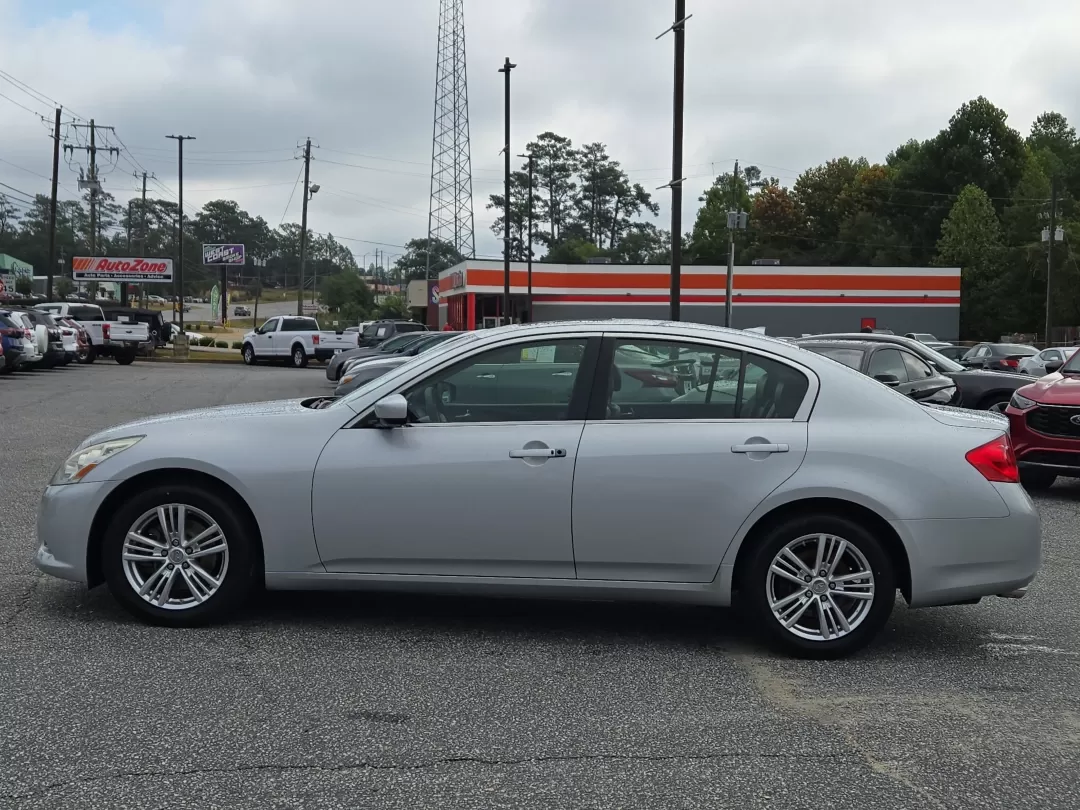 2013 /Graphite Infiniti G37 Sedan x (JN1CV6AR5DM) with an Other engine, located at 3959 U.S. 80 W, Phenix City, AL, 36870, (334) 297-4885, 32.469296, -85.135185 - **Elevate Your Daily Drive with the 2013 Infiniti G37 Sedan from Gils Auto - Phenix City!**<br /> <br /> Imagine cruising through the picturesque streets of Phenix City, AL, in a refined sedan that combines luxury with performance. Whether you're commuting to work, running errands around town, or em - Photo#8