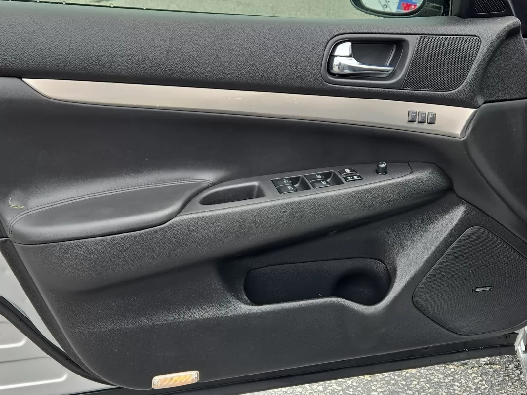 2013 /Graphite Infiniti G37 Sedan x (JN1CV6AR5DM) with an Other engine, located at 3959 U.S. 80 W, Phenix City, AL, 36870, (334) 297-4885, 32.469296, -85.135185 - **Elevate Your Daily Drive with the 2013 Infiniti G37 Sedan from Gils Auto - Phenix City!**<br /> <br /> Imagine cruising through the picturesque streets of Phenix City, AL, in a refined sedan that combines luxury with performance. Whether you're commuting to work, running errands around town, or em - Photo#9