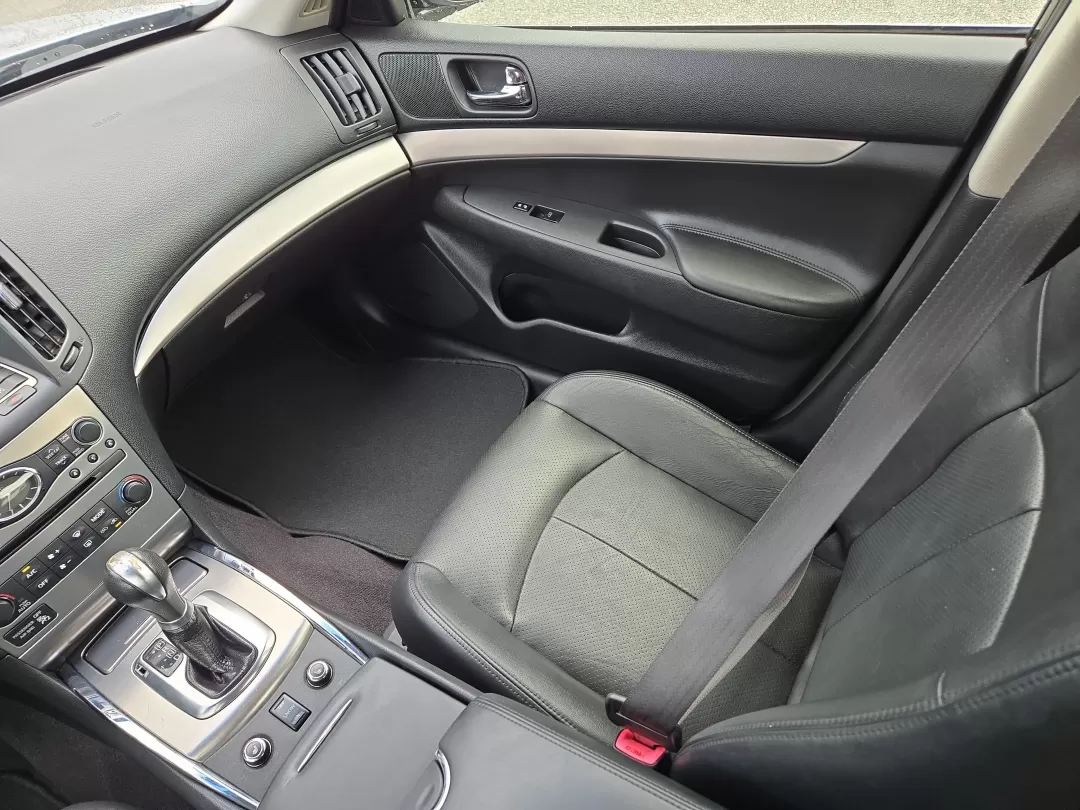 2013 /Graphite Infiniti G37 Sedan x (JN1CV6AR5DM) with an Other engine, located at 3959 U.S. 80 W, Phenix City, AL, 36870, (334) 297-4885, 32.469296, -85.135185 - **Elevate Your Daily Drive with the 2013 Infiniti G37 Sedan from Gils Auto - Phenix City!**<br /> <br /> Imagine cruising through the picturesque streets of Phenix City, AL, in a refined sedan that combines luxury with performance. Whether you're commuting to work, running errands around town, or em - Photo#14