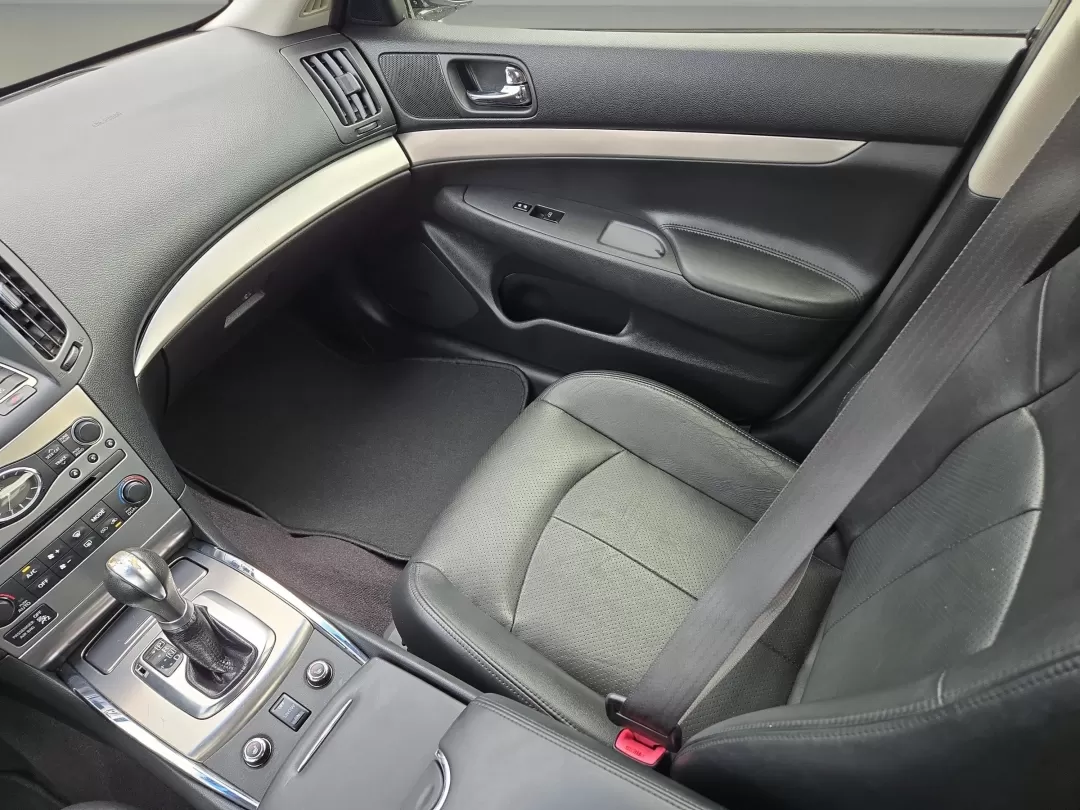 2013 /Graphite Infiniti G37 Sedan x (JN1CV6AR5DM) with an Other engine, located at 5115 14th Ave., Columbus, GA, 31904, (706) 323-0345, 32.511494, -84.971046 - **Elevate Your Daily Drive with the 2013 Infiniti G37 Sedan from Gils Auto - Phenix City!**<br /> <br /> Imagine cruising through the picturesque streets of Phenix City, AL, in a refined sedan that combines luxury with performance. Whether you're commuting to work, running errands around town, or em - Photo#14