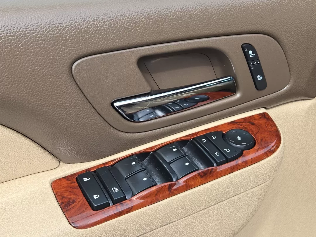 2014 /Light Cashmere/Dark Cashmere Chevrolet Tahoe LT (1GNSCBE07ER) with an Other engine, located at 3959 U.S. 80 W, Phenix City, AL, 36870, (334) 297-4885, 32.469296, -85.135185 - ### Embrace Adventure with the 2014 Chevrolet Tahoe LT at Gils Auto!<br /> <br /> Are you ready to elevate your driving experience? Whether you're carting the kids to school, embarking on weekend getaways, or simply cruising through Phenix City, the 2014 Chevrolet Tahoe LT is the perfect companion f - Photo#10