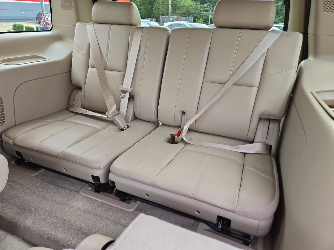 2014 /Light Cashmere/Dark Cashmere Chevrolet Tahoe LT (1GNSCBE07ER) with an Other engine, located at 3959 U.S. 80 W, Phenix City, AL, 36870, (334) 297-4885, 32.469296, -85.135185 - ### Embrace Adventure with the 2014 Chevrolet Tahoe LT at Gils Auto!<br /> <br /> Are you ready to elevate your driving experience? Whether you're carting the kids to school, embarking on weekend getaways, or simply cruising through Phenix City, the 2014 Chevrolet Tahoe LT is the perfect companion f - Photo#13
