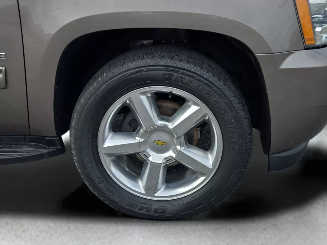 2014 /Light Cashmere/Dark Cashmere Chevrolet Tahoe LT (1GNSCBE07ER) with an Other engine, located at 5115 14th Ave., Columbus, GA, 31904, (706) 323-0345, 32.511494, -84.971046 - 2014 Chevrolet Tahoe LT - Photo#2