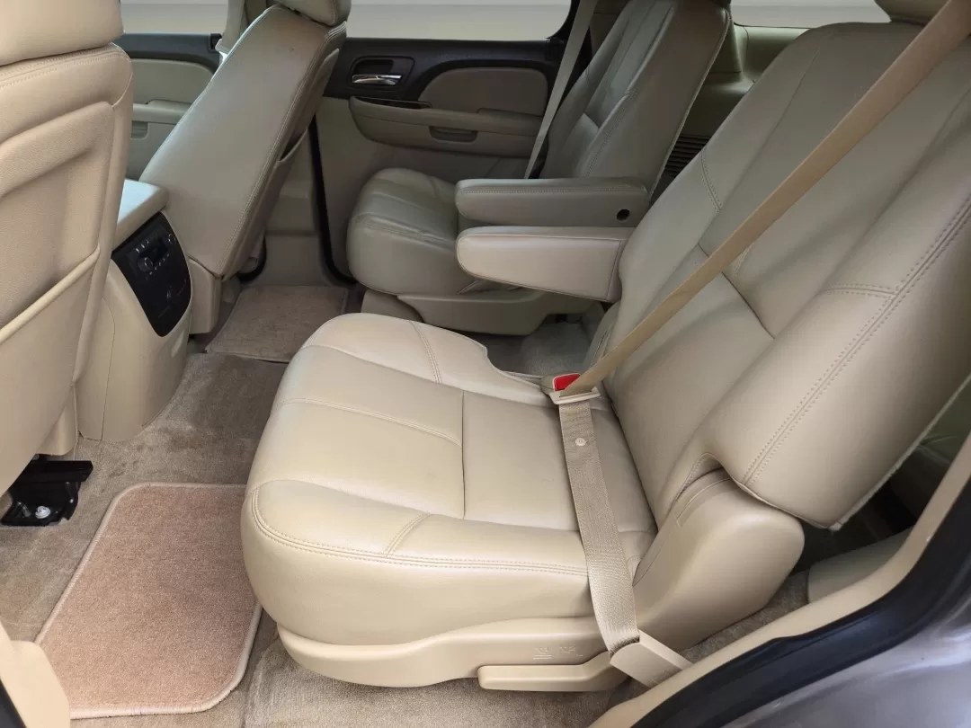 2014 /Light Cashmere/Dark Cashmere Chevrolet Tahoe LT (1GNSCBE07ER) with an Other engine, located at 5115 14th Ave., Columbus, GA, 31904, (706) 323-0345, 32.511494, -84.971046 - 2014 Chevrolet Tahoe LT - Photo#12