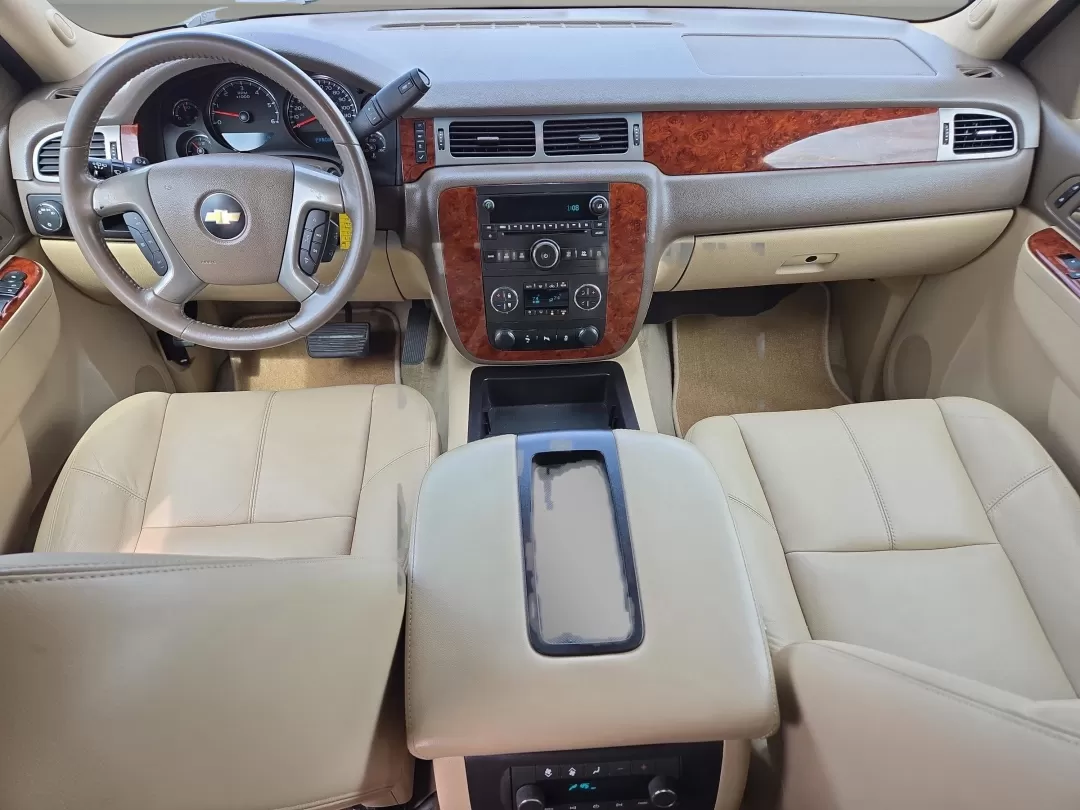 2014 /Light Cashmere/Dark Cashmere Chevrolet Tahoe LT (1GNSCBE07ER) with an Other engine, located at 5115 14th Ave., Columbus, GA, 31904, (706) 323-0345, 32.511494, -84.971046 - 2014 Chevrolet Tahoe LT - Photo#14