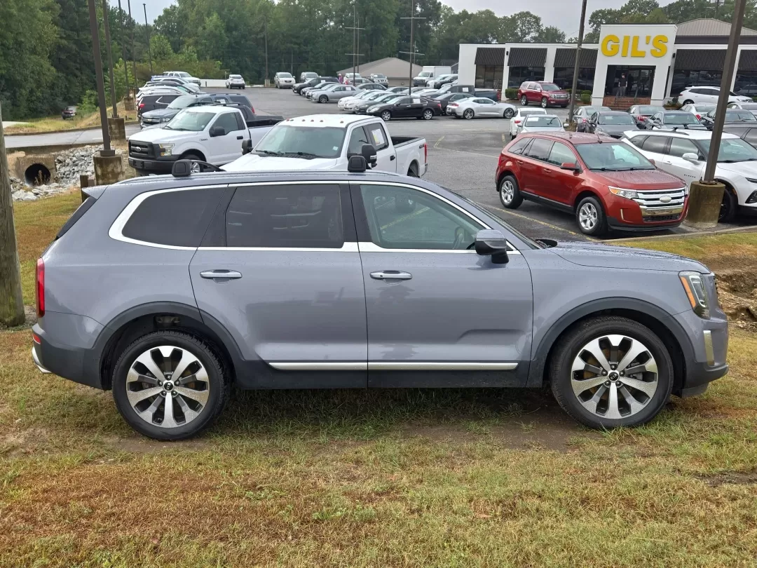 2020 /Black Kia Telluride S (5XYP64HC7LG) with an Other engine, located at 3959 U.S. 80 W, Phenix City, AL, 36870, (334) 297-4885, 32.469296, -85.135185 - Are you ready to elevate your family adventures or streamline your daily commute? Look no further than this impressive 2020 Kia Telluride S, available now at Gils Auto in Phenix City, AL. With its spacious 8-passenger seating and versatile features, this SUV is perfect for growing families, weekend - Photo#4