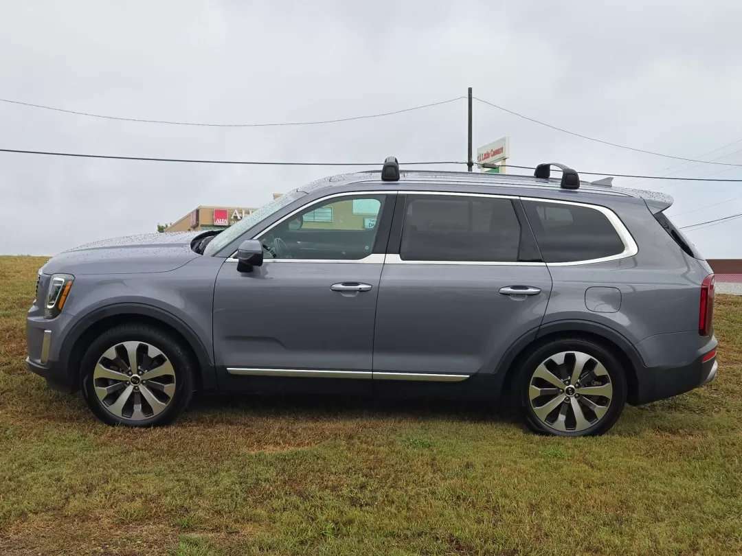2020 /Black Kia Telluride S (5XYP64HC7LG) with an Other engine, located at 3959 U.S. 80 W, Phenix City, AL, 36870, (334) 297-4885, 32.469296, -85.135185 - Are you ready to elevate your family adventures or streamline your daily commute? Look no further than this impressive 2020 Kia Telluride S, available now at Gils Auto in Phenix City, AL. With its spacious 8-passenger seating and versatile features, this SUV is perfect for growing families, weekend - Photo#8